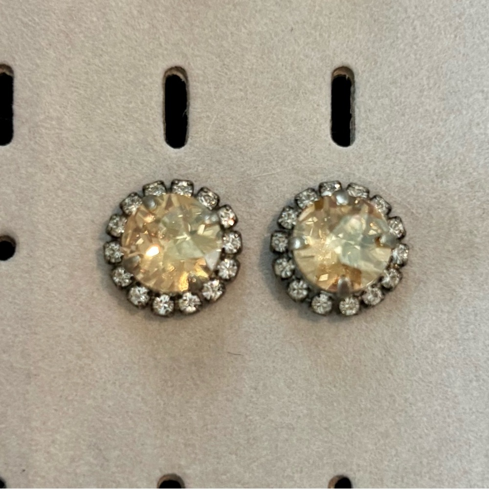 Sabika Grace Stud Earrings
